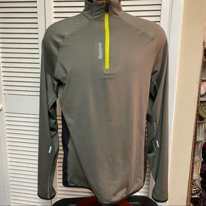 NWOT Reebok Long sleeve Pullover
